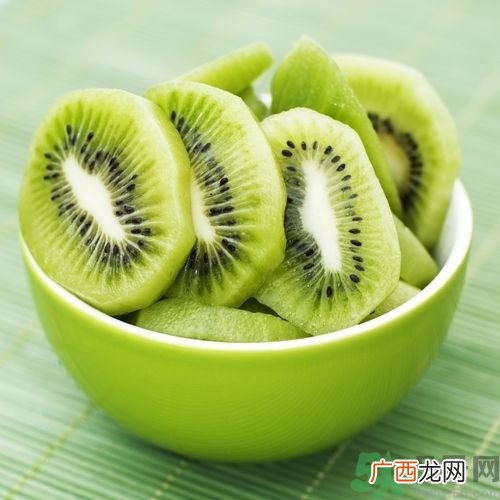 皮肤干燥怎么办?让你拥有水润光泽肌肤的夜晚奇异果
