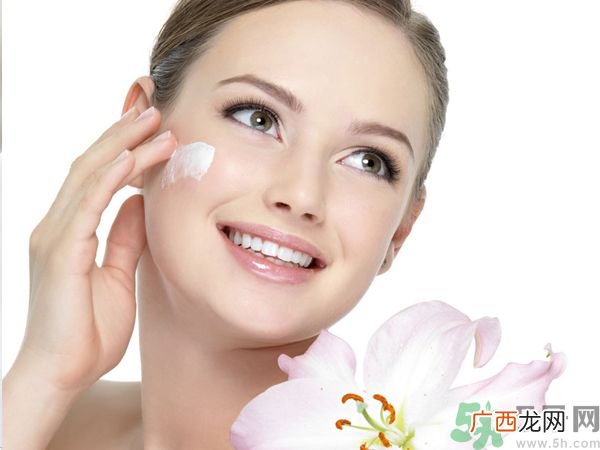 晚上怎样护肤才是最好？晚上护肤的步骤有哪些?