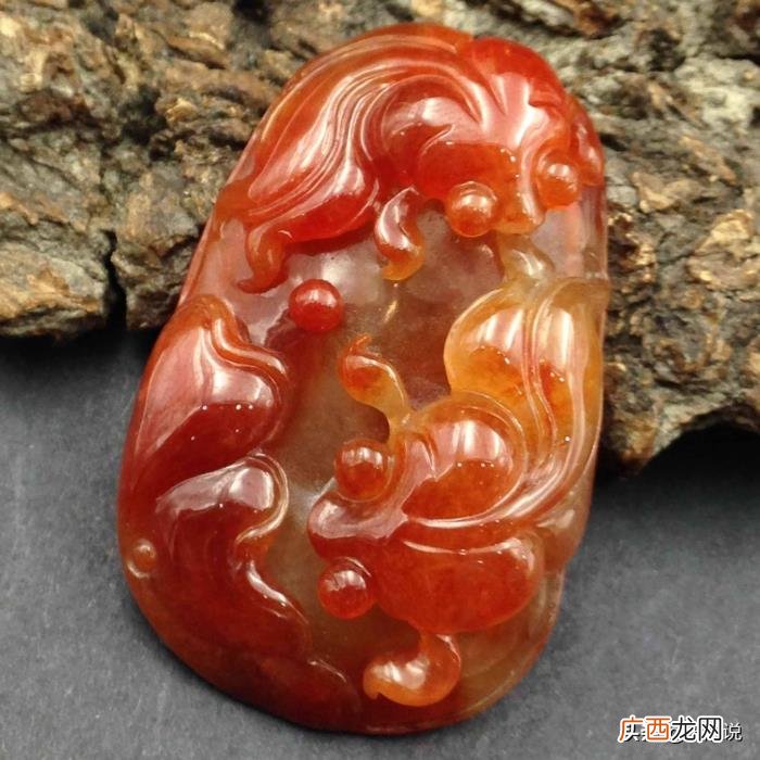 红翡的颜色，俗语说红翡绿翠紫为贵翡翠中的红翡您真的理解吗