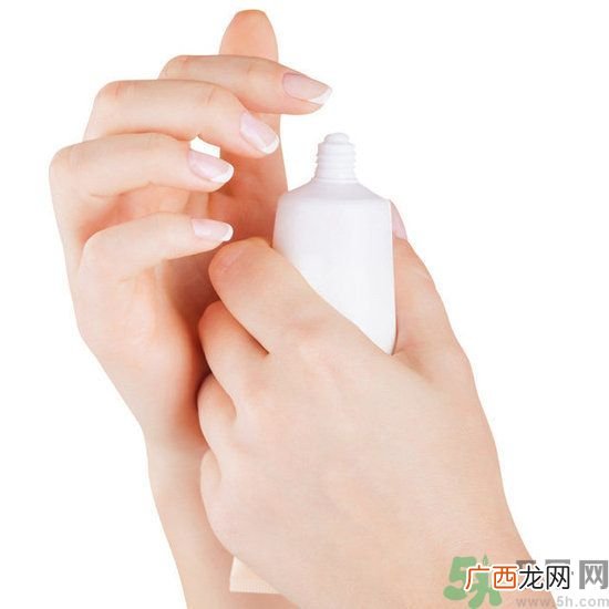 和粗糙的双手说bye－bye 拥有滑嫩双手的诀窍