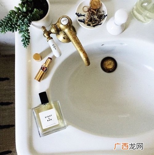 早晨30分钟快速消除脸部水肿的方法