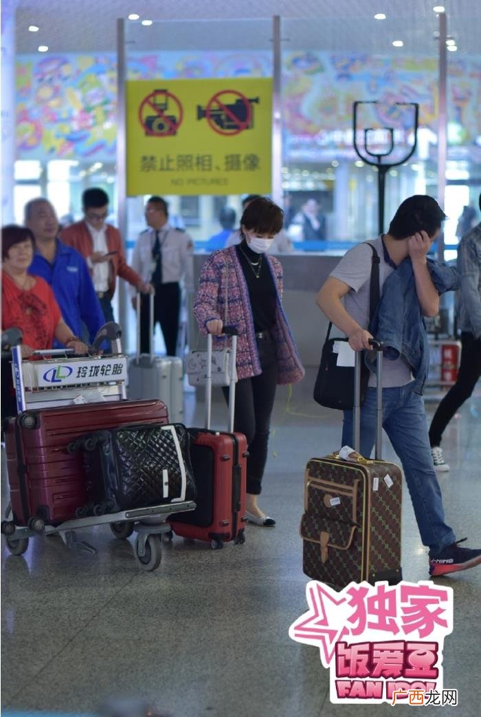 刘诗诗口罩，刘诗诗口罩遮面现身机场似乎有点疲惫