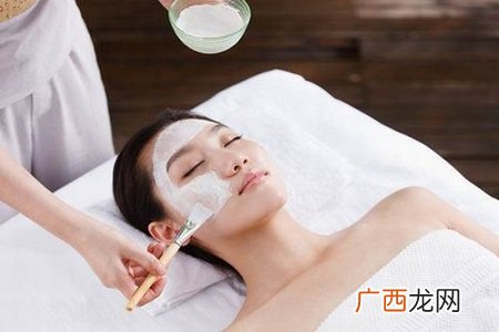 牛奶的妙用方法 调出雪白滑嫩肌肤