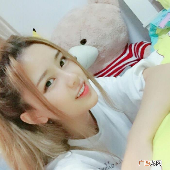 本兮的声音，却因声音和相貌都神似歌手本兮遭网友质疑