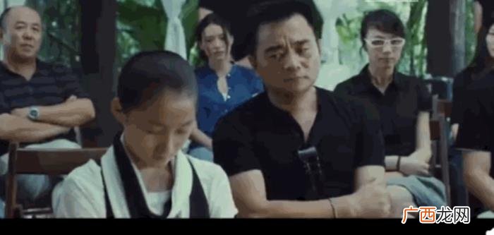 全是关晓彤，关晓彤发蹦迪视频被全网嘲仍硬刚不删