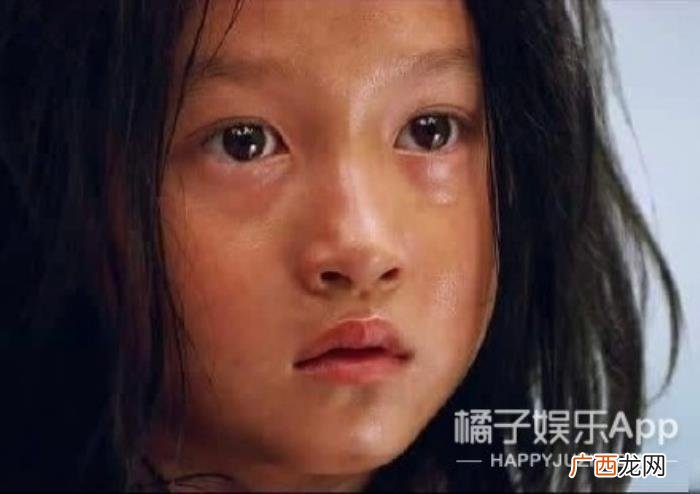 全是关晓彤，关晓彤发蹦迪视频被全网嘲仍硬刚不删