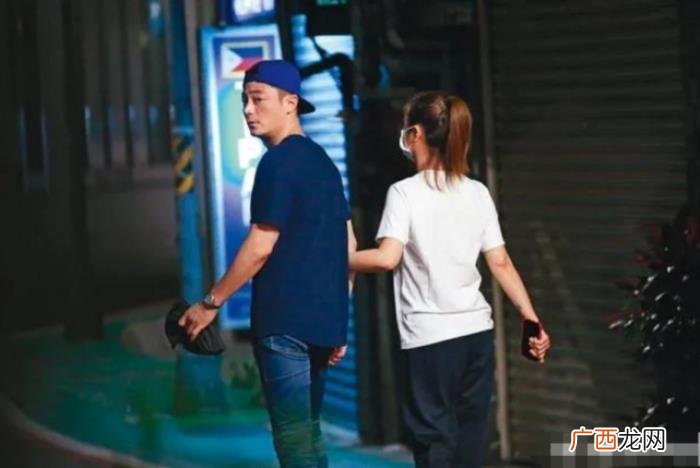 林心如访谈,林心如采访谈霍建华在家带娃很开心