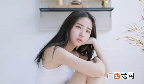 女生主动和男生说自己过去的情史意味着什么？