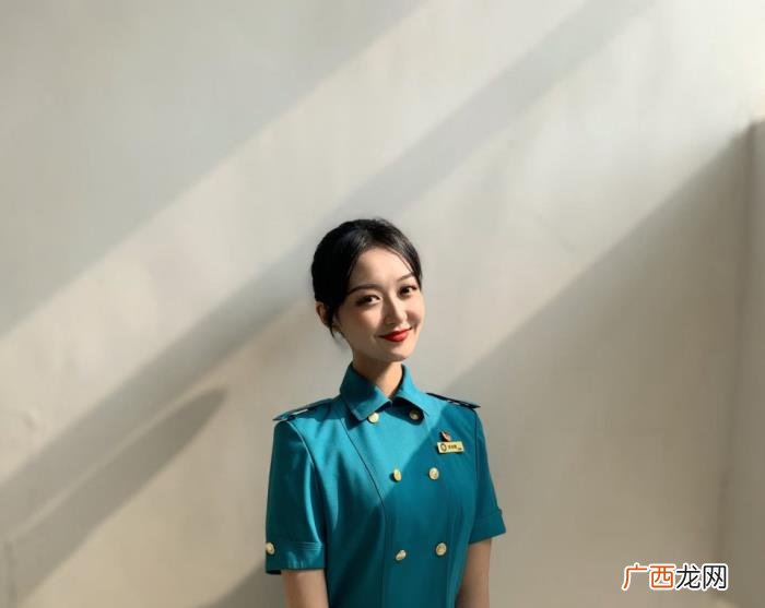 职业装照片,这组职业装照片比招生简章还吸引人