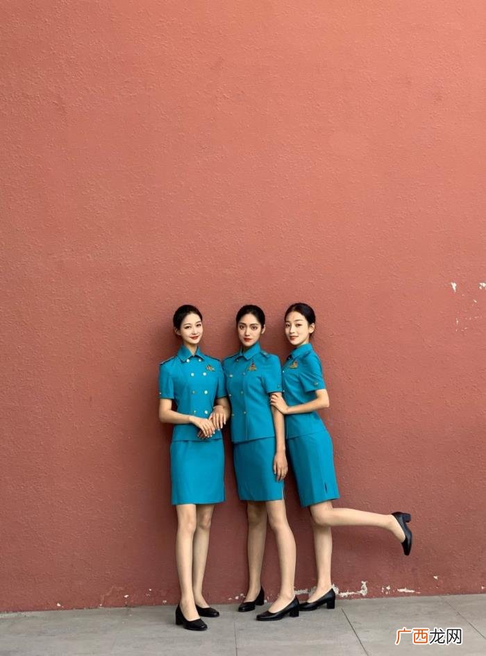 职业装照片,这组职业装照片比招生简章还吸引人