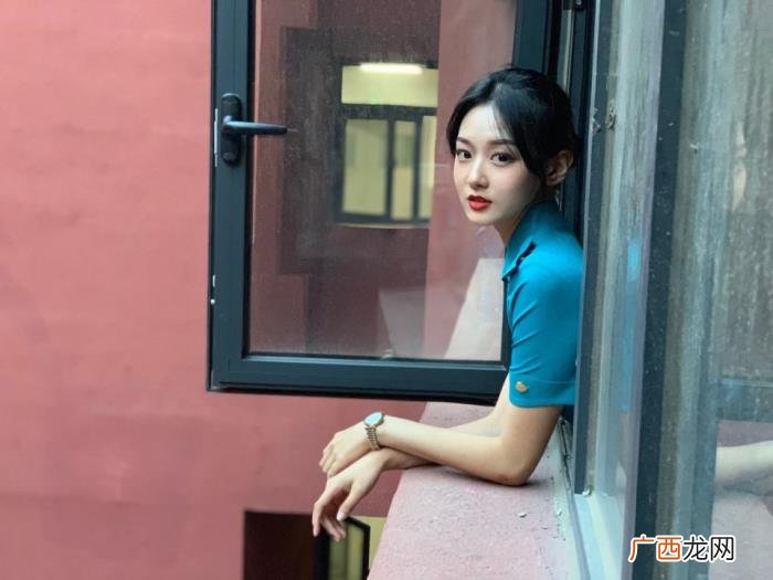职业装照片,这组职业装照片比招生简章还吸引人
