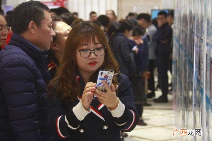 找单身相亲，聊城众多单身青年男女相亲会现场寻找心仪对象
