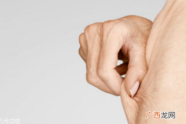 皮肤松弛，你应该为肌肤补充营养