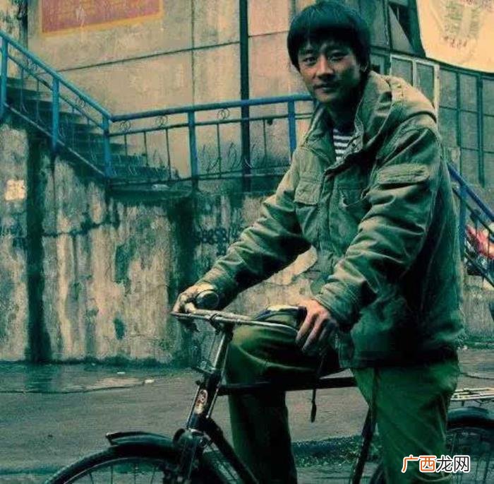 黄轩前女友,盘点35岁黄轩的3任前女友与蒋雯丽的绯闻故事