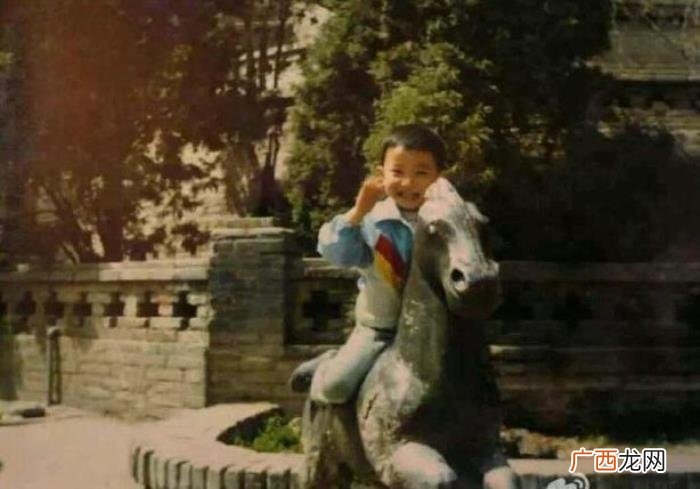 黄轩前女友,盘点35岁黄轩的3任前女友与蒋雯丽的绯闻故事