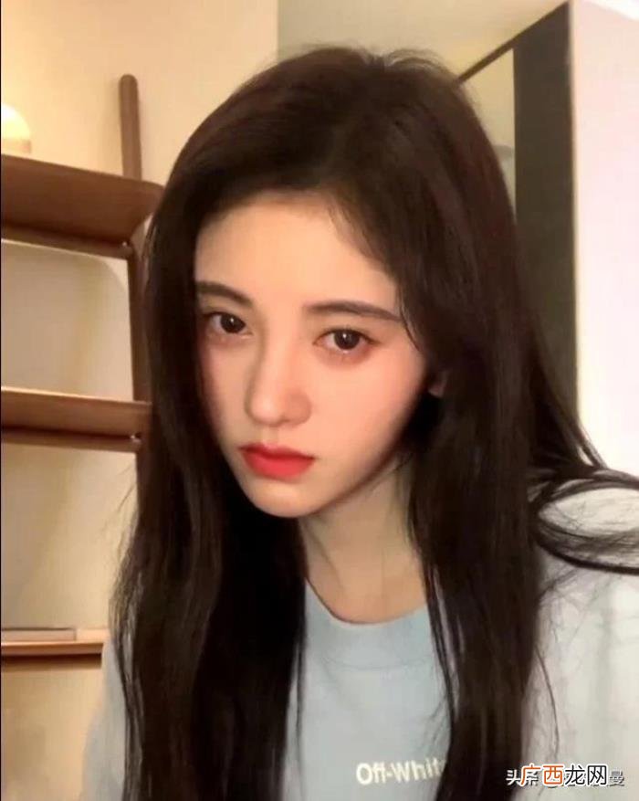 鞠婧祎素颜，鞠婧祎主动公开素颜过程看到她家中的素颜