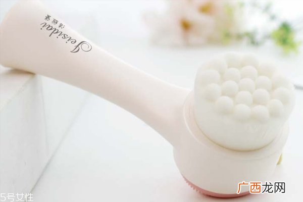洗脸用这几种水，越洗越白