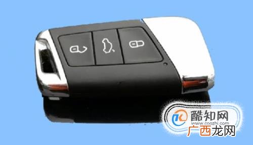 迈腾车钥匙怎么换电池