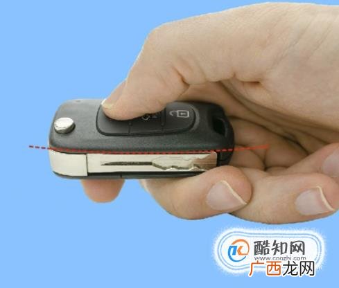 迈腾车钥匙怎么换电池