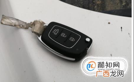 北京现代领动车钥匙怎么换电池