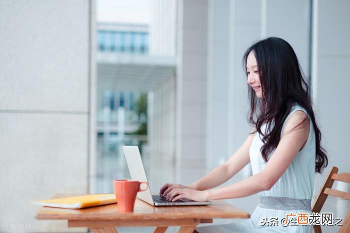 詹秋怡性格，性格内向的詹秋怡和当初的我们一样