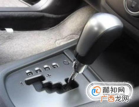新手学开车技巧之教你轻松掌握自动挡的车怎么开