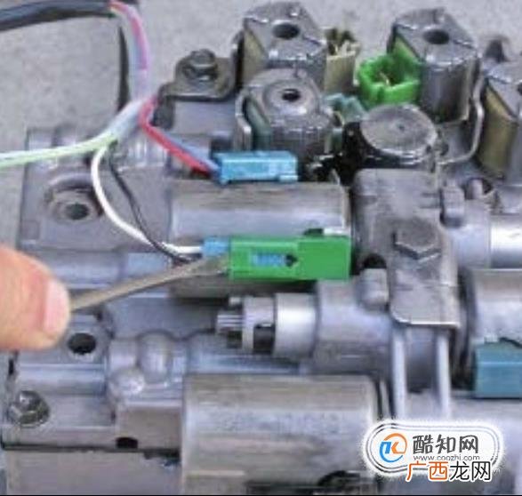 不正确拆卸导致电磁阀线束破坏