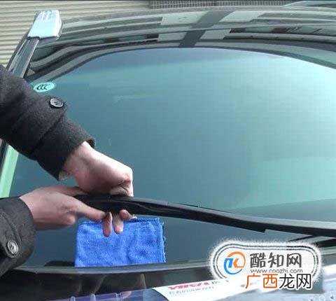 汽车雨刮器拆卸安装方式