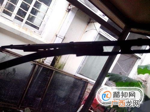 汽车雨刮器拆卸安装方式