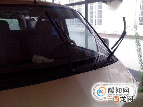 汽车雨刮器拆卸安装方式
