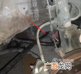 平衡杆球头小吊杆 故障的判断与更换