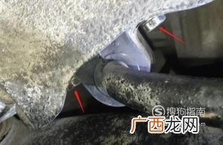 平衡杆球头小吊杆 故障的判断与更换