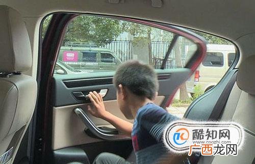 看图讲解，汽车仪表盘几个指示灯亮起代表什么？