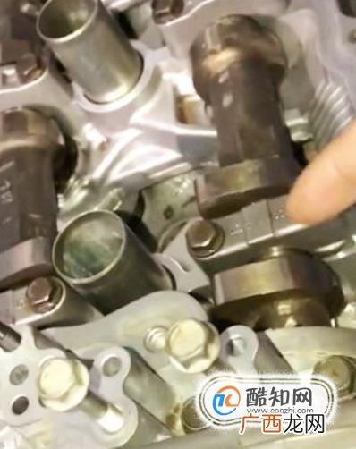 尼桑天籁2.3发动机正时链条标记