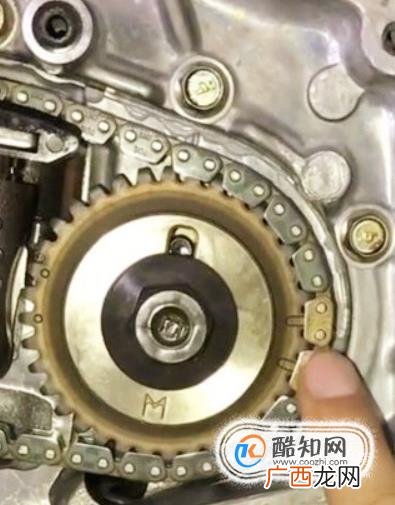 尼桑天籁2.3发动机正时链条标记