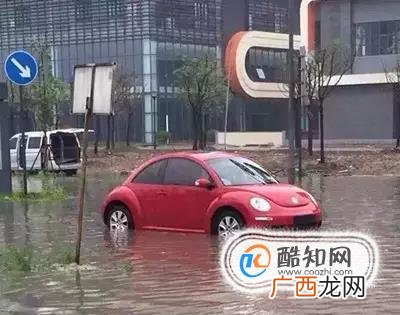 雨后汽车后轮抱死解决方法