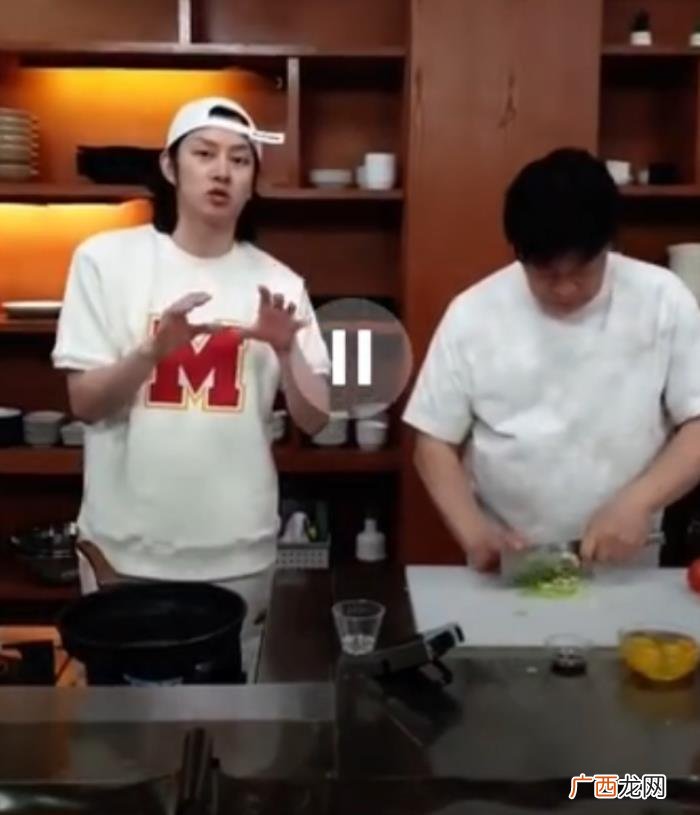 韩庚金希澈，金希澈说韩庚以前经常做炒饭给他吃