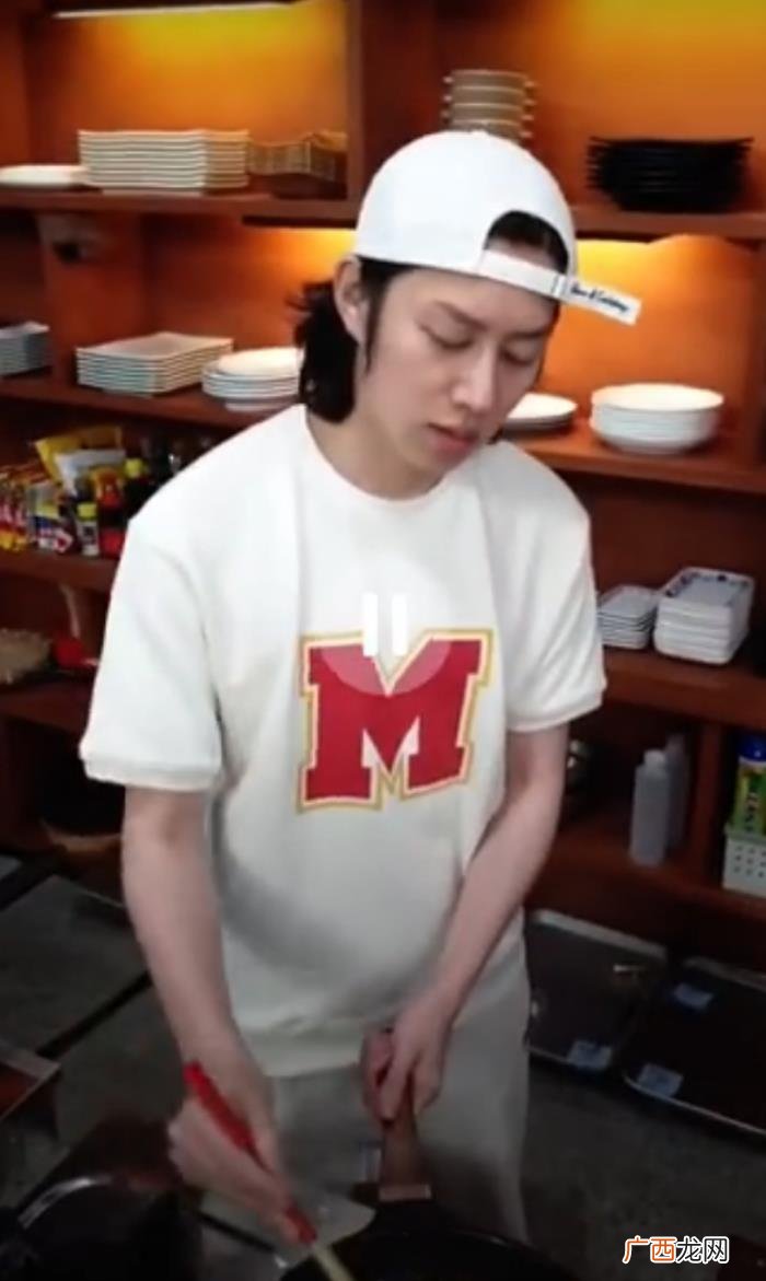 韩庚金希澈，金希澈说韩庚以前经常做炒饭给他吃
