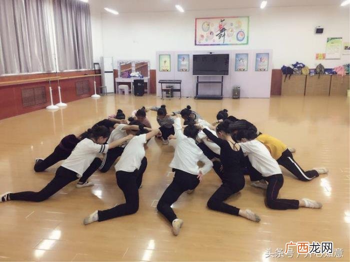 一等奖舞蹈，获临渭区第十三届校园艺术节舞蹈大赛一等奖