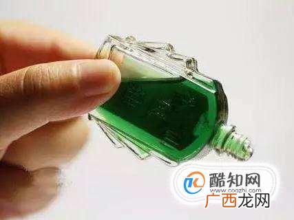 汽车上的粘胶怎样去除?