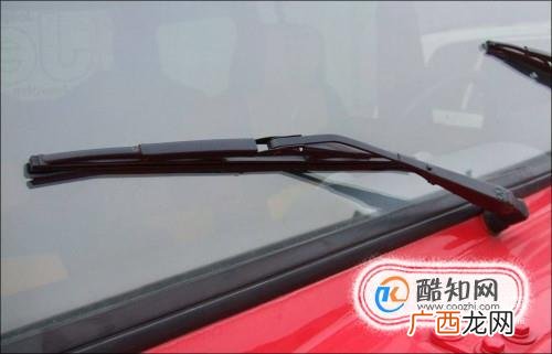 怎样更换汽车雨刷器