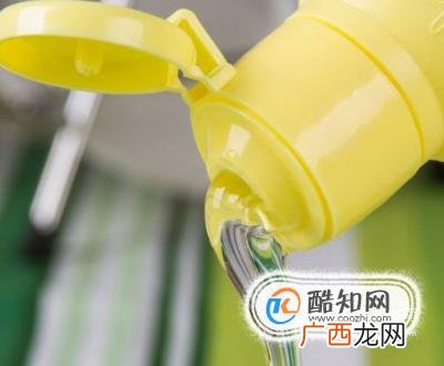 汽车前挡风玻璃起雾怎么办？