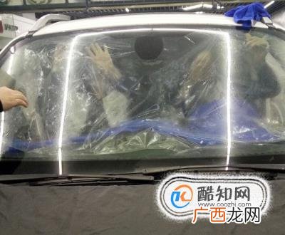 汽车前挡风玻璃起雾怎么办？