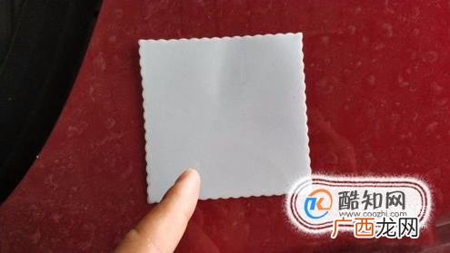 汽车交强标志怎么贴