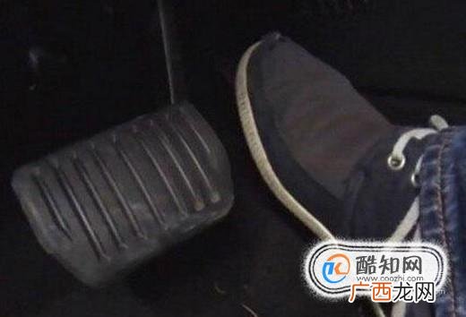 科目二倒车入库的技巧