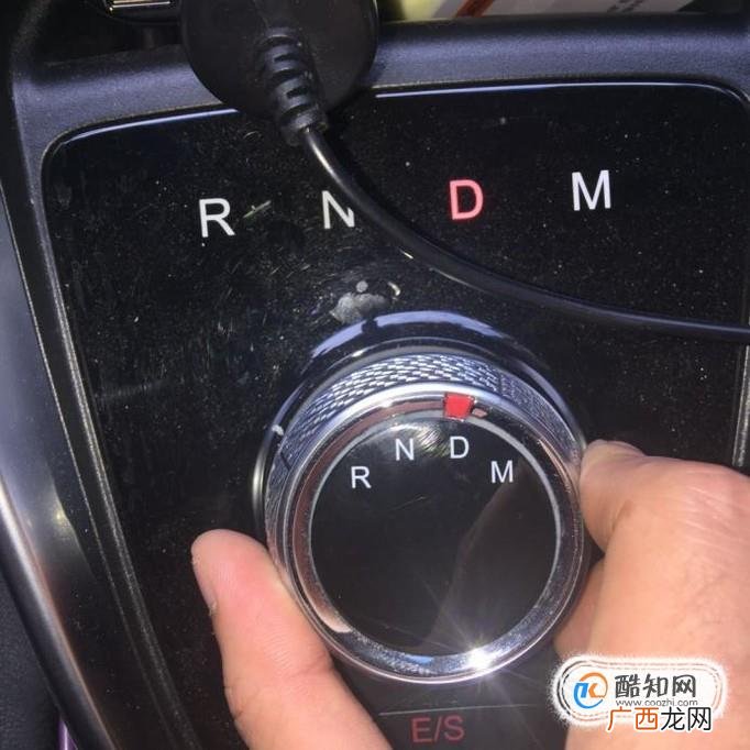 怎么样开自动挡汽车一：自动挡汽车如何起步