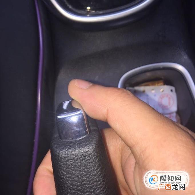 怎么样开自动挡汽车一：自动挡汽车如何起步
