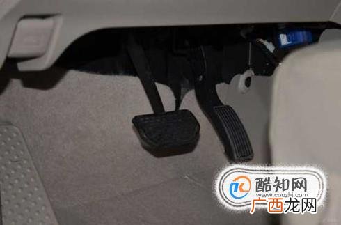 如何避免油门当刹车 怎样避免油门当刹车