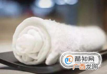 如何去除汽车前窗的保险标识！