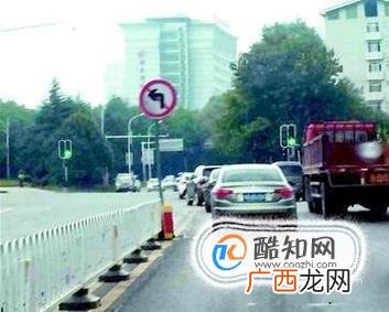 交警告诉你这几种情况一定不能掉头